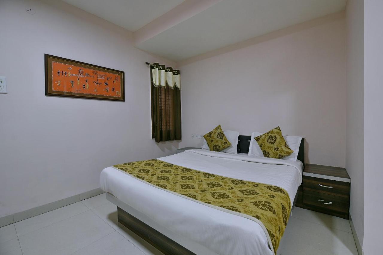 Oyo 3749 Hotel Krishna Indore Extérieur photo